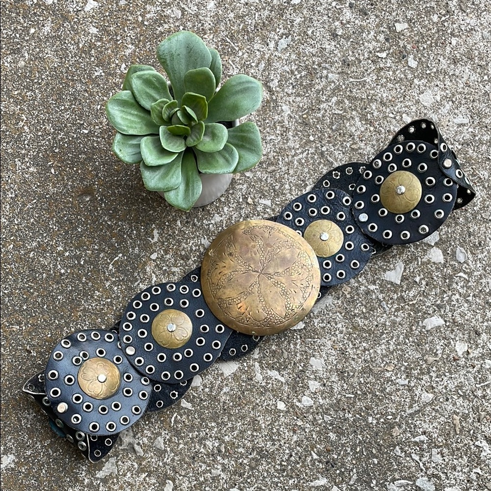Vintage Western Boho Gypsy Medallion Concho Leather Wide Disc Pinhole Waist Belt